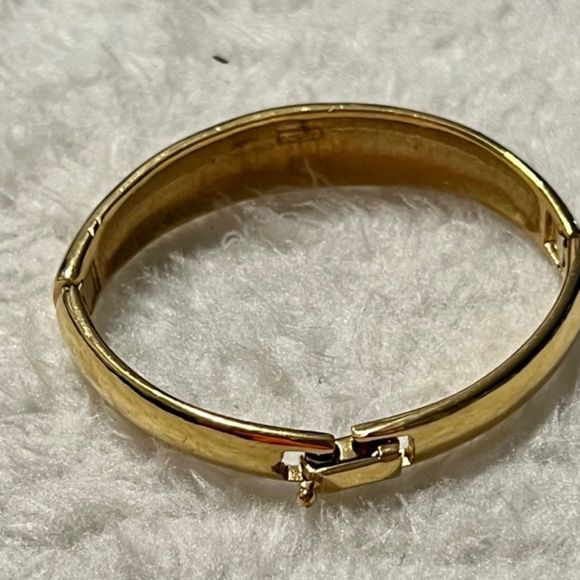 Classic Gold Tone Metal Hinged Closure Bangle Bracelet - Picture 3 of 7